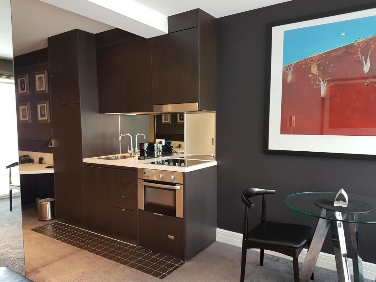 Quest East Melbourne Aparthotel Екстериор снимка