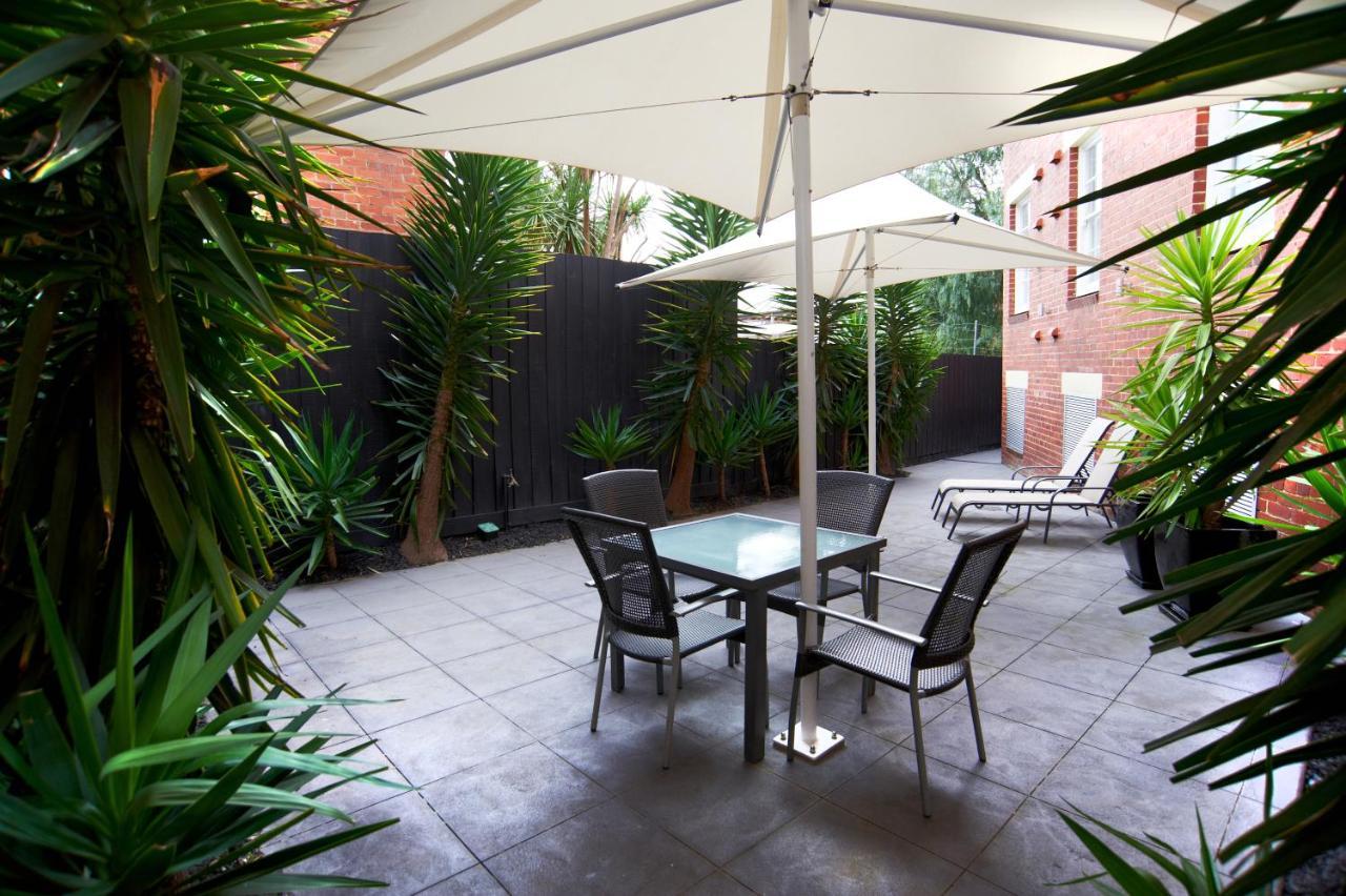 Quest East Melbourne Aparthotel Екстериор снимка