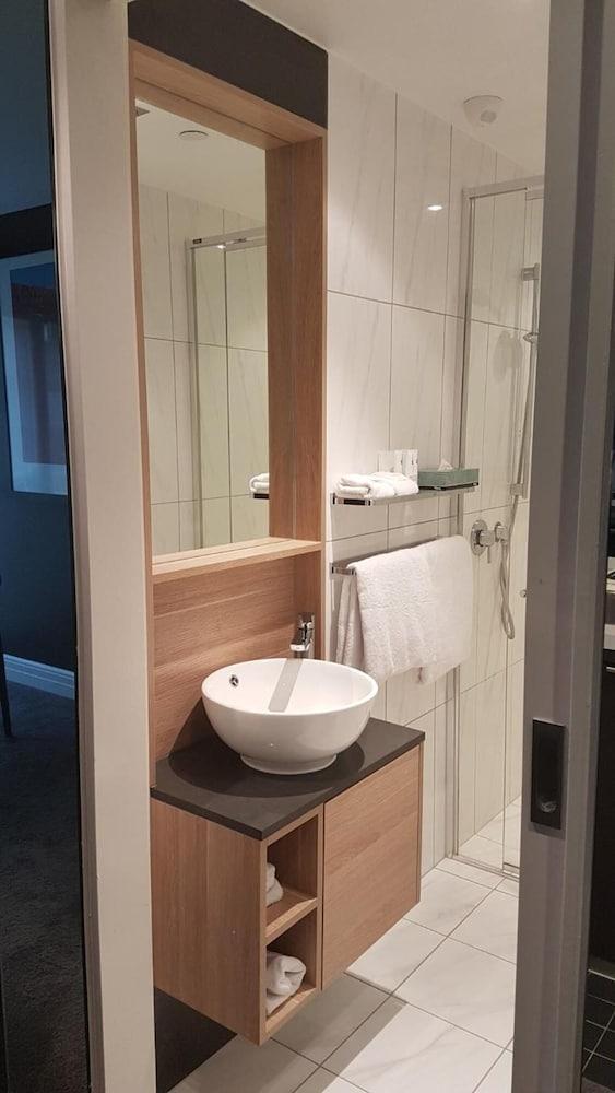 Quest East Melbourne Aparthotel Екстериор снимка