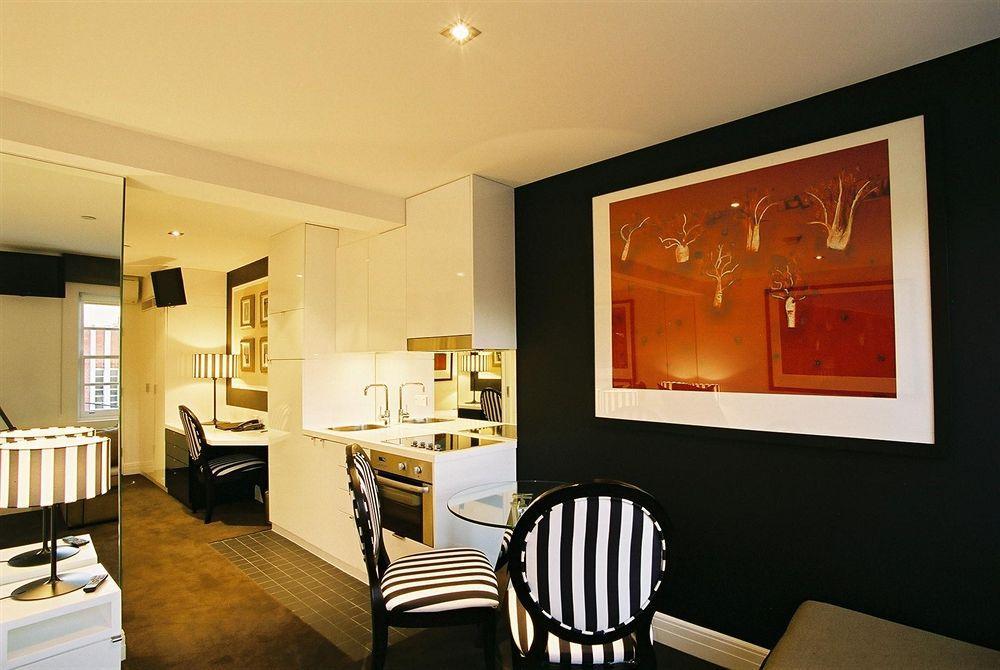 Quest East Melbourne Aparthotel Стая снимка