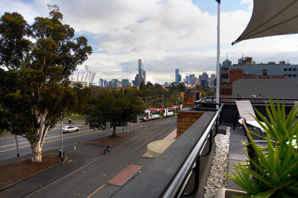 Quest East Melbourne Aparthotel Екстериор снимка