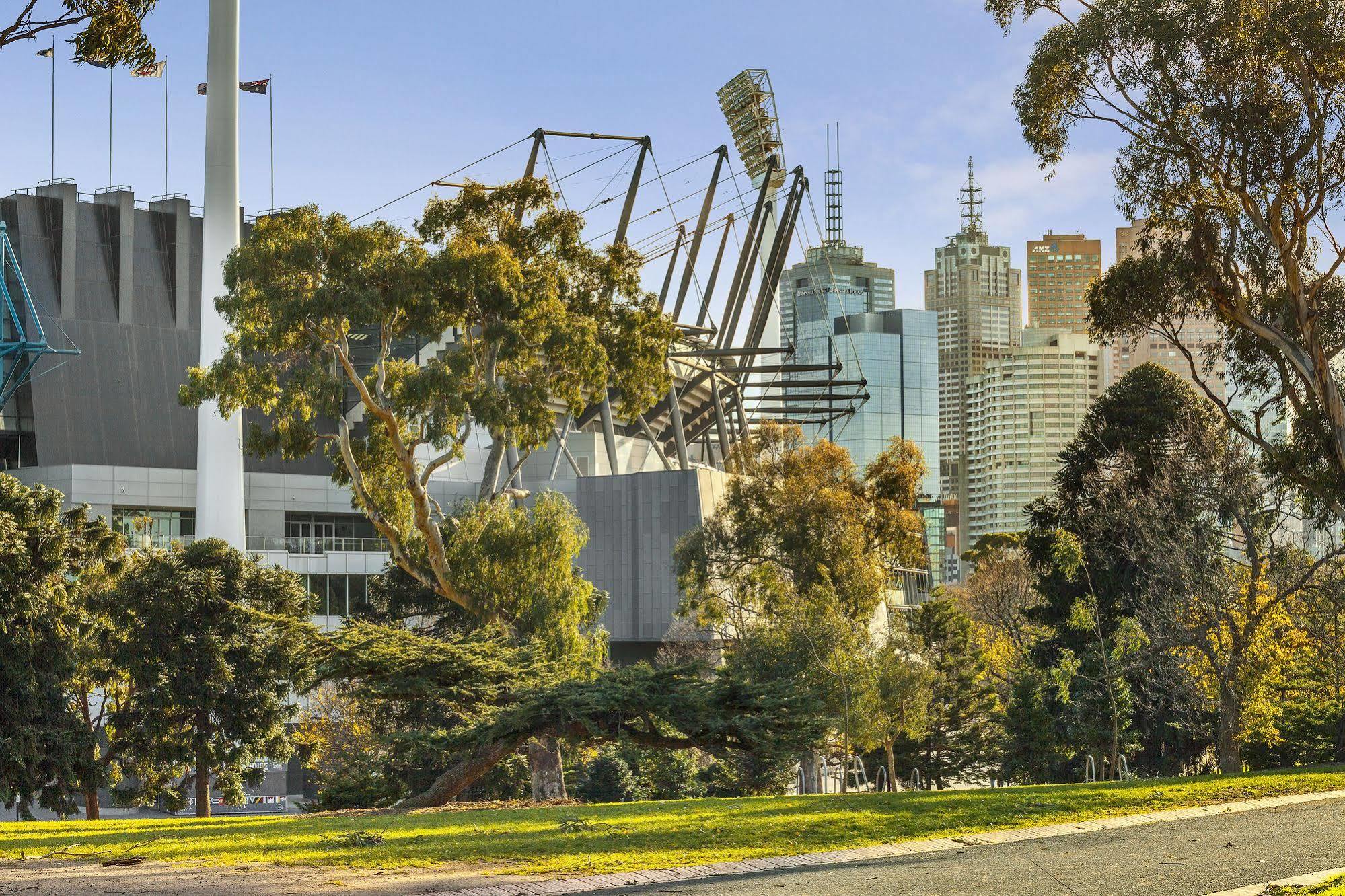 Quest East Melbourne Aparthotel Екстериор снимка