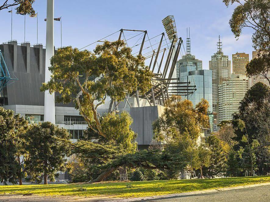 Quest East Melbourne Aparthotel Екстериор снимка